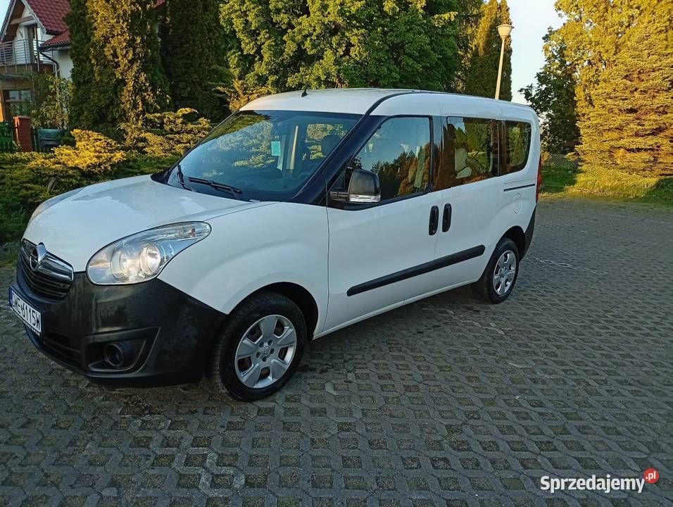 Opel Combo D 2018 kupiony w polskim salonie sprzedam