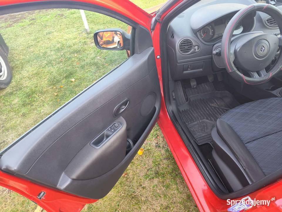 SPRZEDAM CZYTAJ OPIS uszkodzony Poddębice