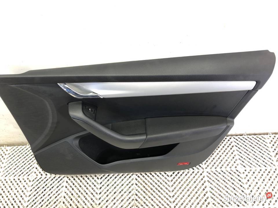 BOCZEK DRZWI PRAWY PRZÓD SKODA OCTAVIA III