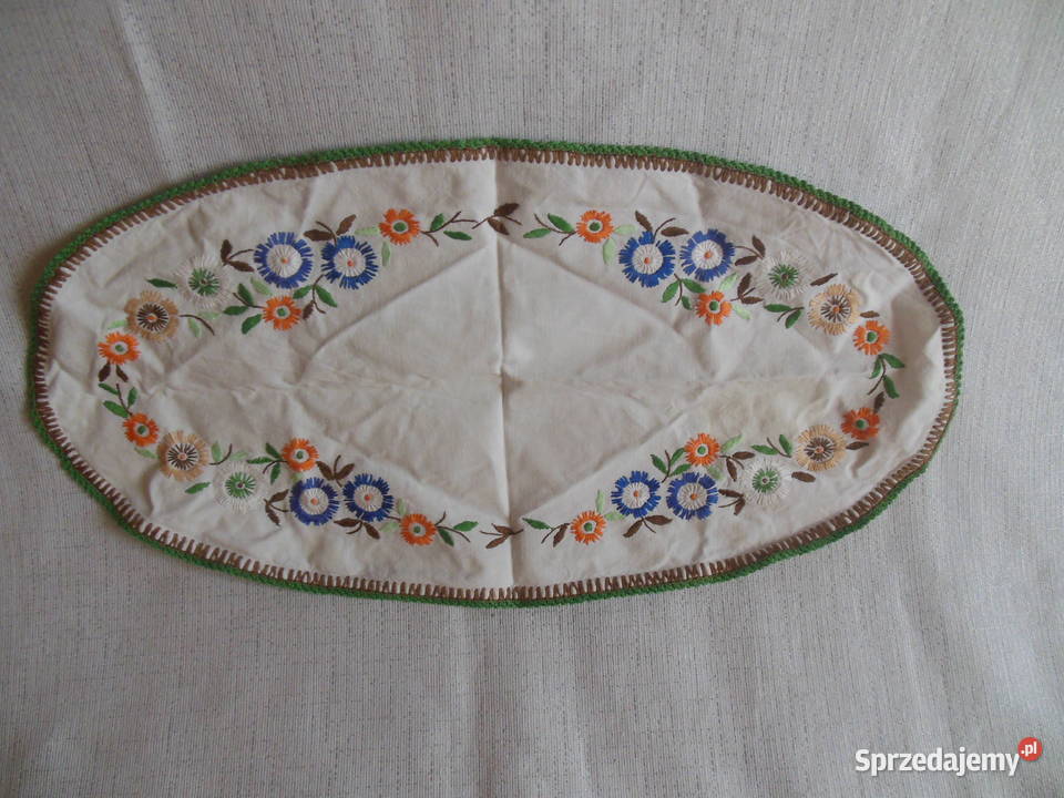 Serweta owalna haftowana ręcznie Rękodzieło