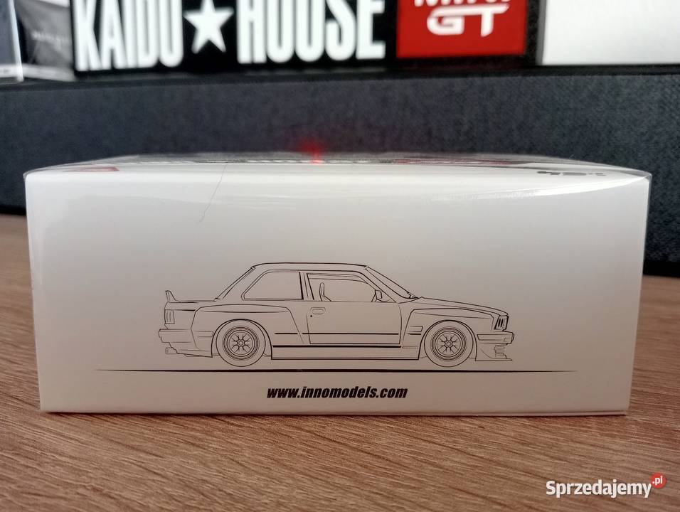 Inno64 164 BMW E30 Rocket Bunny Madryt 2026 Jaworzno