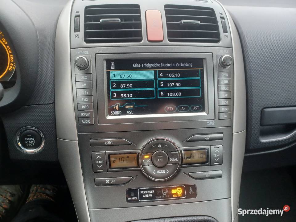 Toyota Auris 16VVTi 5drzwi przebieg 144 1600cm3 Sikorzyce