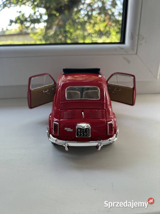 Bburago Fiat 500L 1968 model w skali 118 Jaworzno