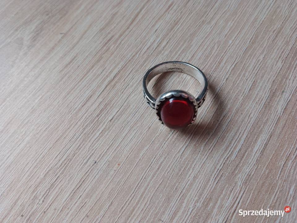 Pierścionek duże oczko bordowe Chrzanów