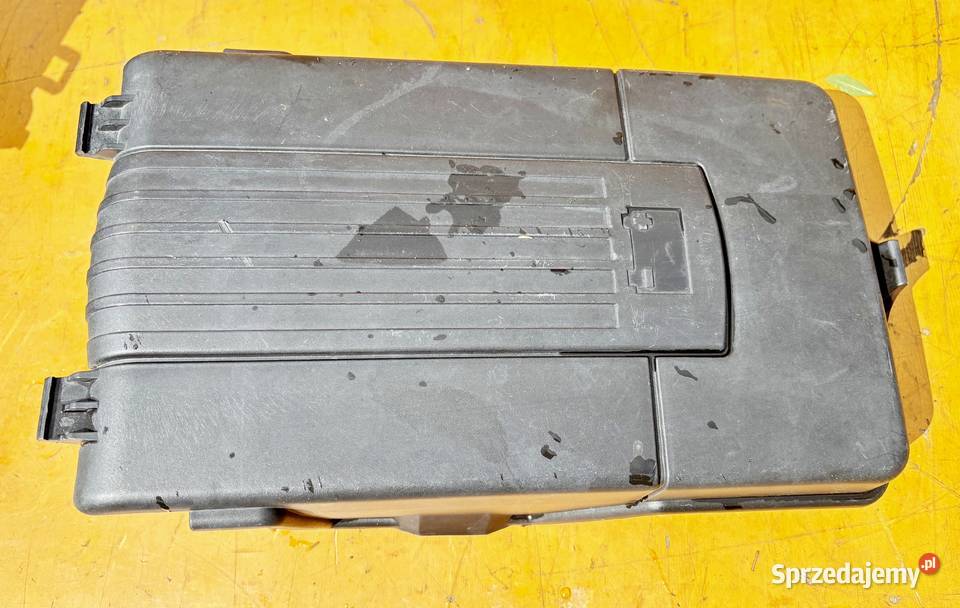 VW AUDI SEAT SKODA PODSTAWA OBUDOWA AKUMULATORA Radom