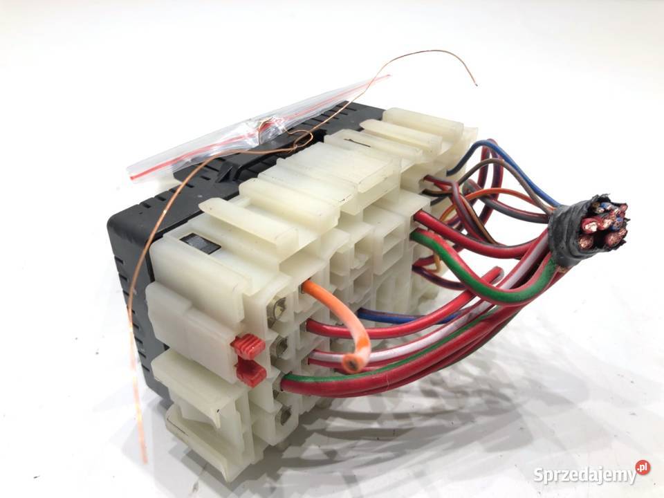 SKRZYNKA BEZPIECZNIKÓW VOLVO V60 I Kombi 1018 20 Skrzynki bezpieczników