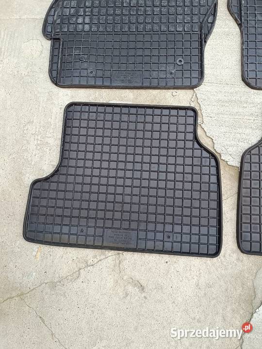 Dywaniki gumowe Ford Focus MK2 nowe Piastów