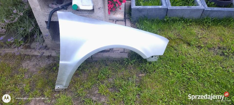 Volkswagen Passat B5 FL błotnik przód prawy