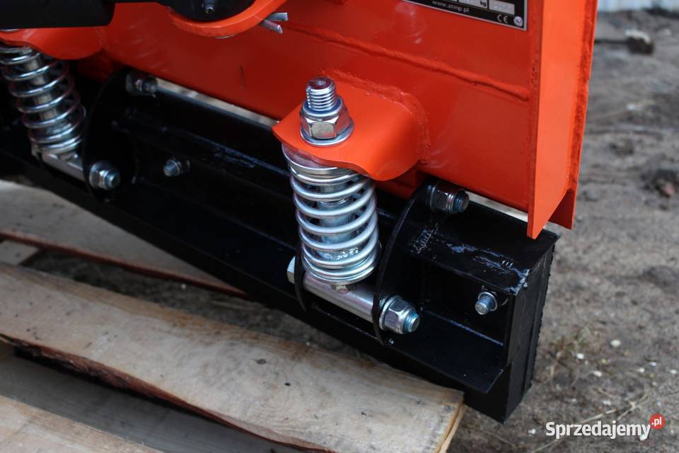 PŁUG ŚNIEŻNY STRZAŁKOWY 147m EUROTUZ wyprzedaż nieuszkodzony Pozostałe Jelenia Góra