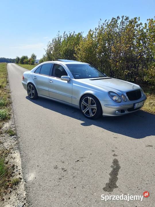 MercedesBenz w211 E Klasa USA Rok produkcji 2005 Garbów