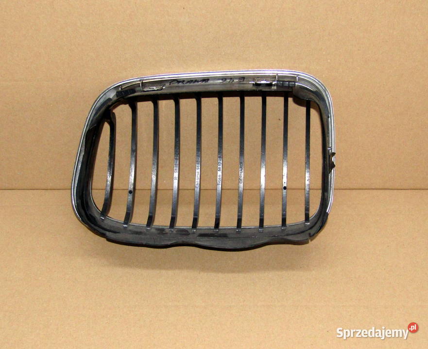 GRILL ATRAPA NERKA PRAWA BMW 3 E46 8159624 Mysłaków