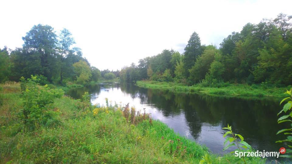 Sprzedam działkę budowlaną o pow 1000m2 z
