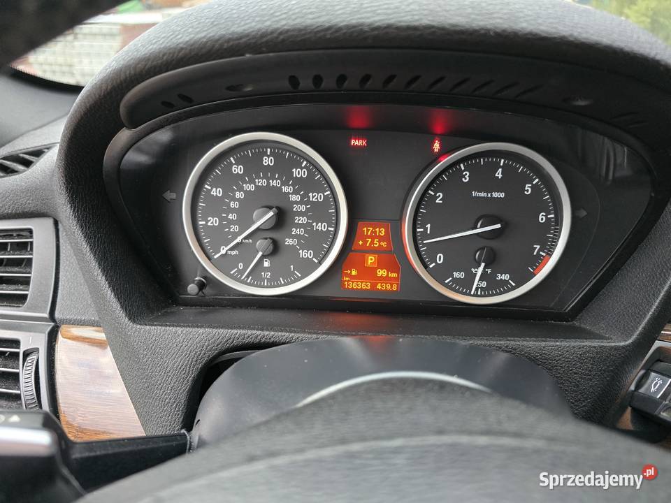 BMW X6 2013 v8 555 benzyna