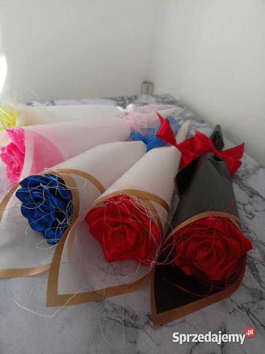 Róże ze wstążki na Dzień Kobiet Jasło