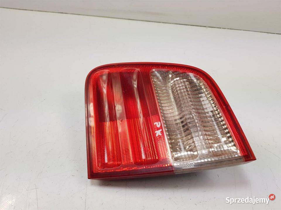 LAMPA W KLAPE PRAWA A2108206064 MERCEDES E 220 Lipno