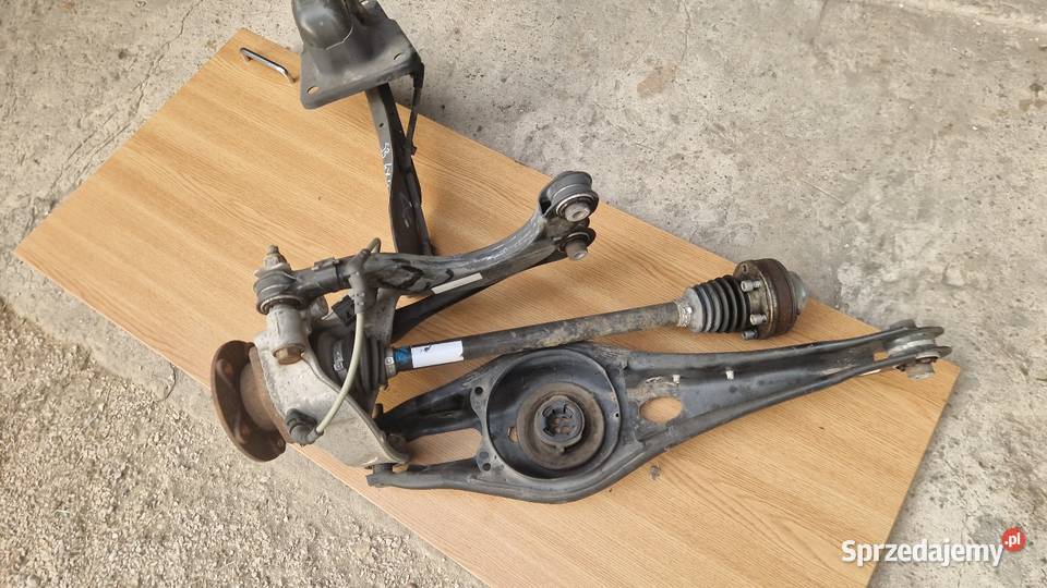 Sprzedam zwrotnice lewa tył audi s3 a3 8Y 5Q0 Nawarzyce