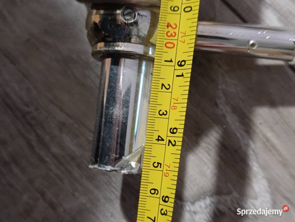 karnisz o długości 235