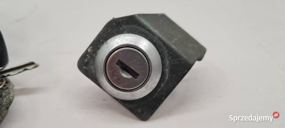 Suzuki Intruder 125 stacyjka kluczyk korek zamki Warszawa