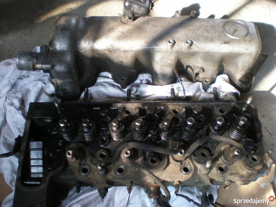 Głowica Mercedes 240 D616123124MB 100