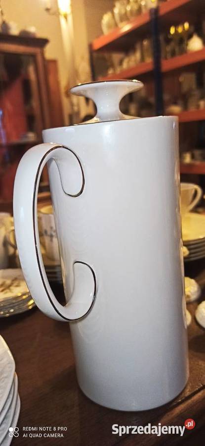 Biały porcelanowy dzbanek do kawy z linii Porcelana i szkło Gdańsk