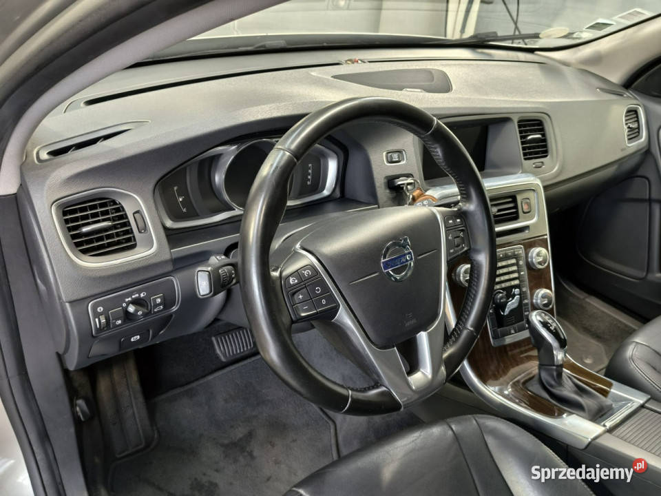 Volvo V60 20 diesel 150 automat skóra xenon 4/5 sprzedam