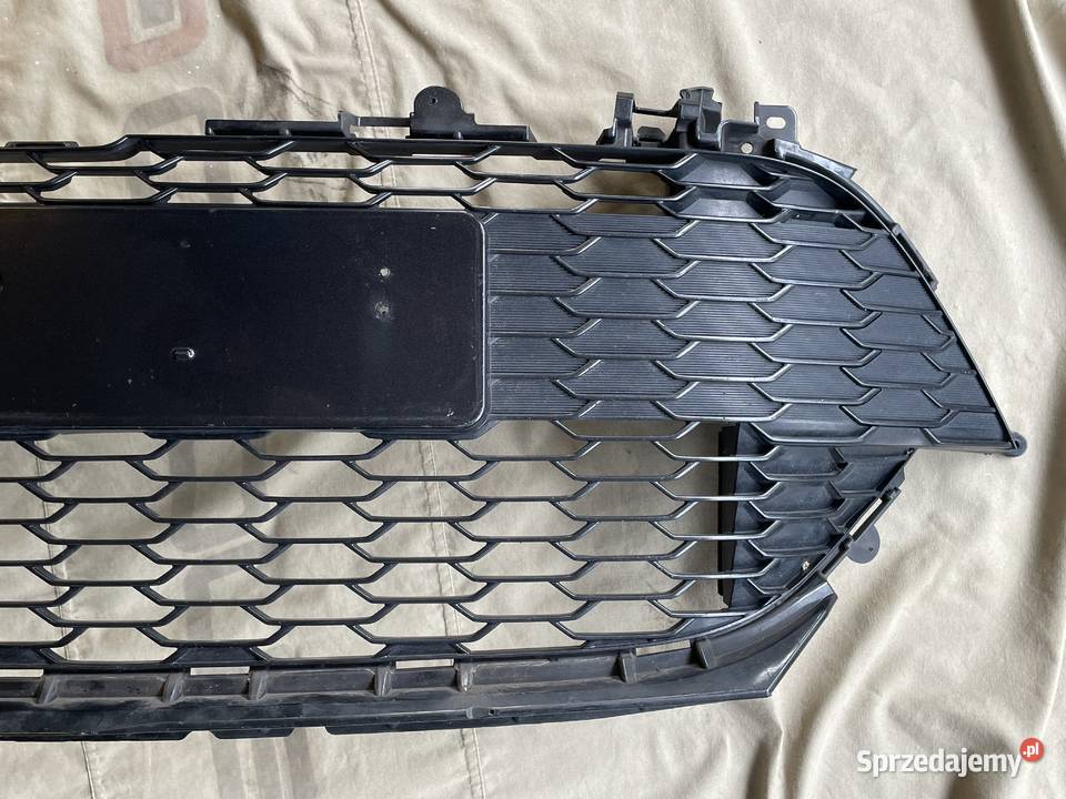 Toyota Yaris III atrapa przedniego zderzaka Komorniki