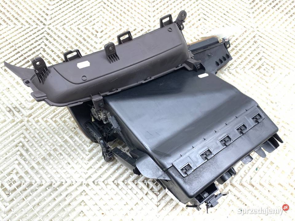 SCHOWEK PASAŻERA GÓRNY OPEL ZAFIRA C Minivan