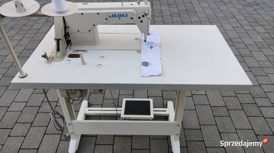 Maszyna krawiecka stebnówka juki