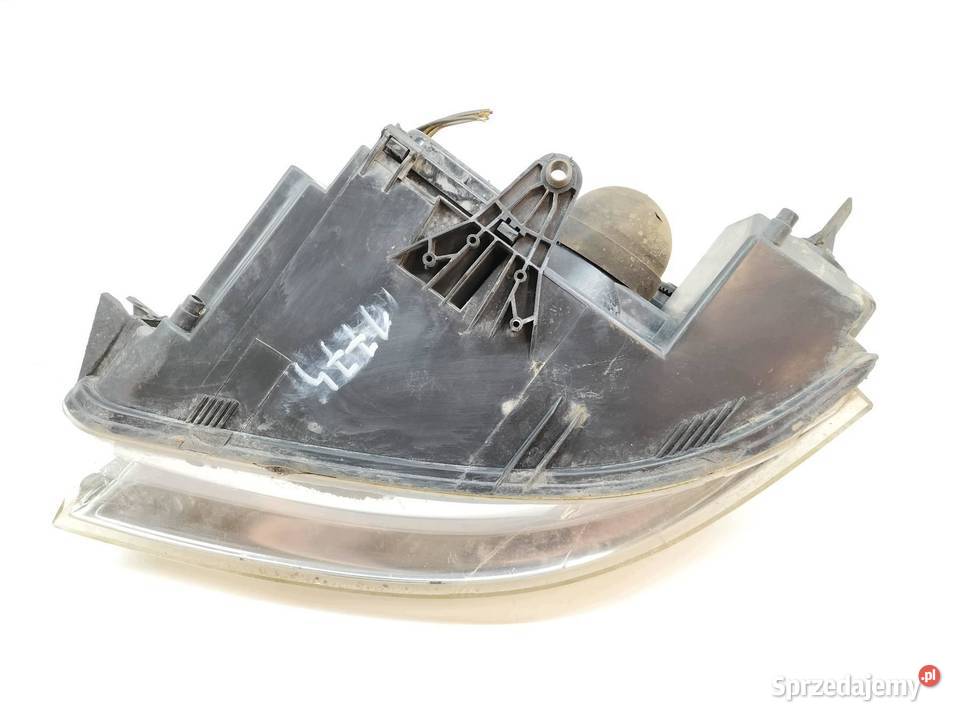 LAMPA PRZÓD PRAWA LIFT FL VW Volkswagen Passat V Rok produkcji 2004