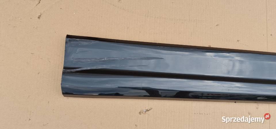 AUDI Q2 LISTWA DRZWI PRAWY PRZÓD 81A853960 Karoseria Części Bieleń sprzedam