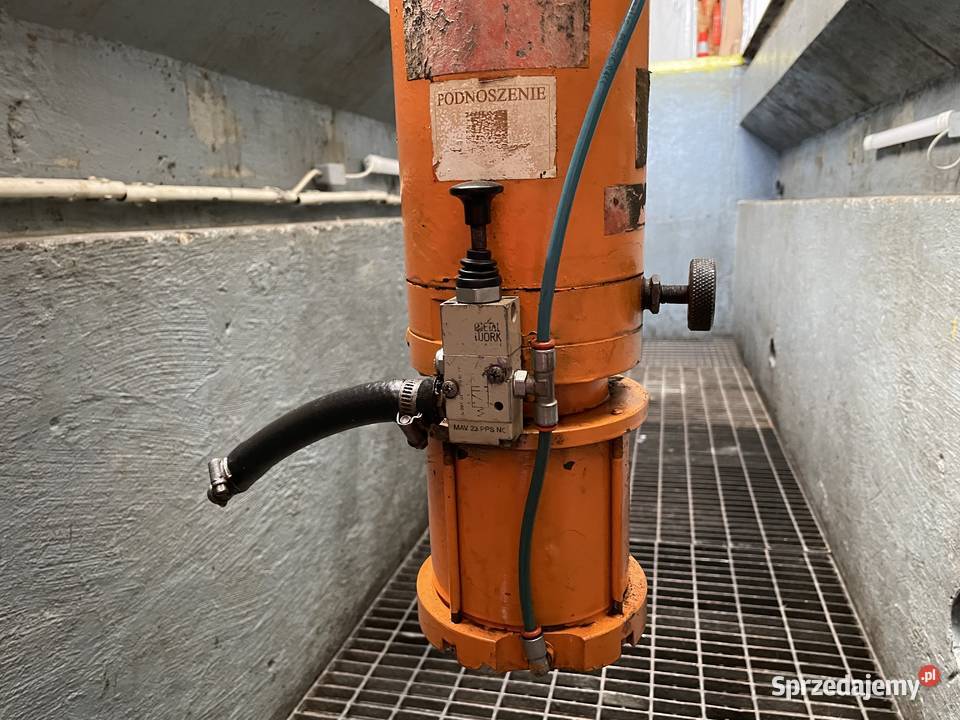 Dźwignik podnośnik kanałowy 13 ton Eskapol DKPH Stojadła