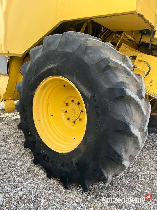 Kombajn zbożowy Newholland TX65