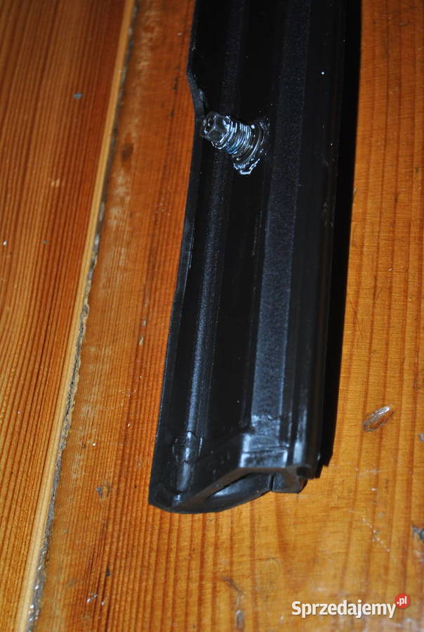 Uszczelka prawej tylnej szyby z prowadnicą BMW