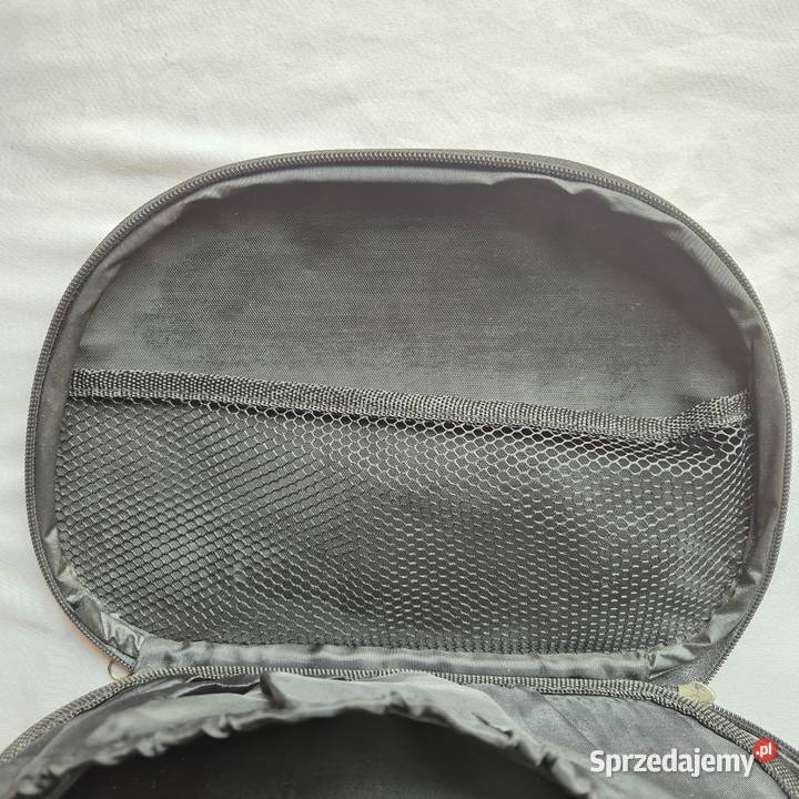 Kuferek na pędzle i przybory do makijażu