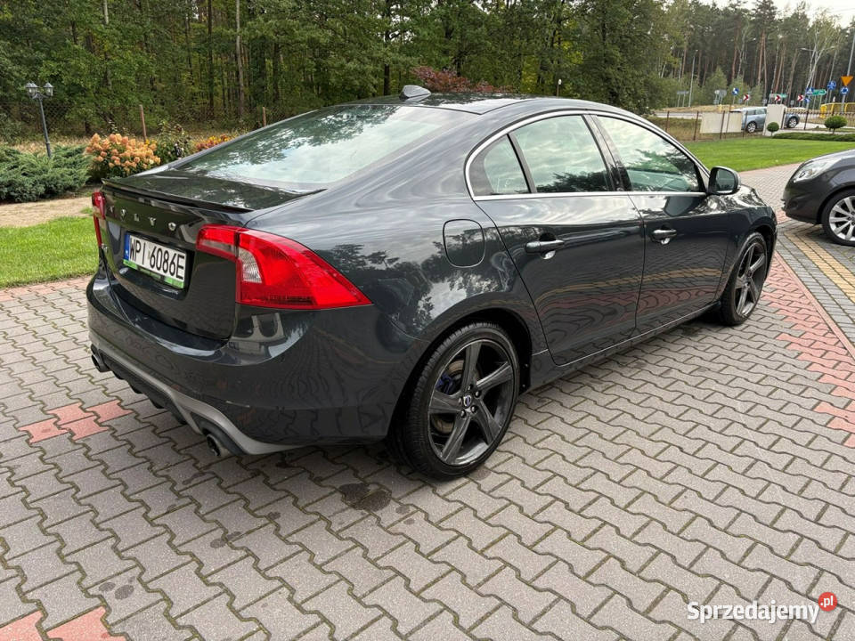 Volvo S60 D2 RDesign Xenony Ciemne skóry Lifting elektryczne lusterka Lipówki