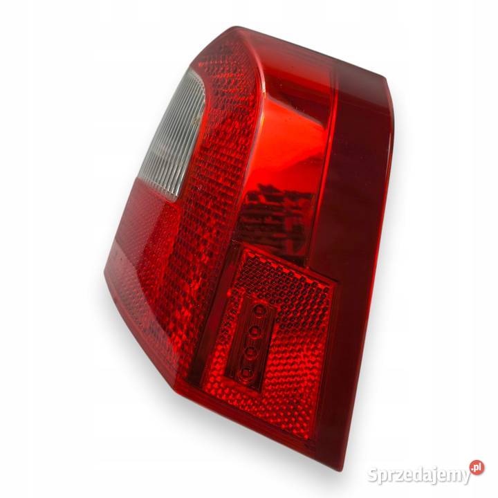 LAMPA PRAWA Volvo V70 III XC70 20072013 tylna