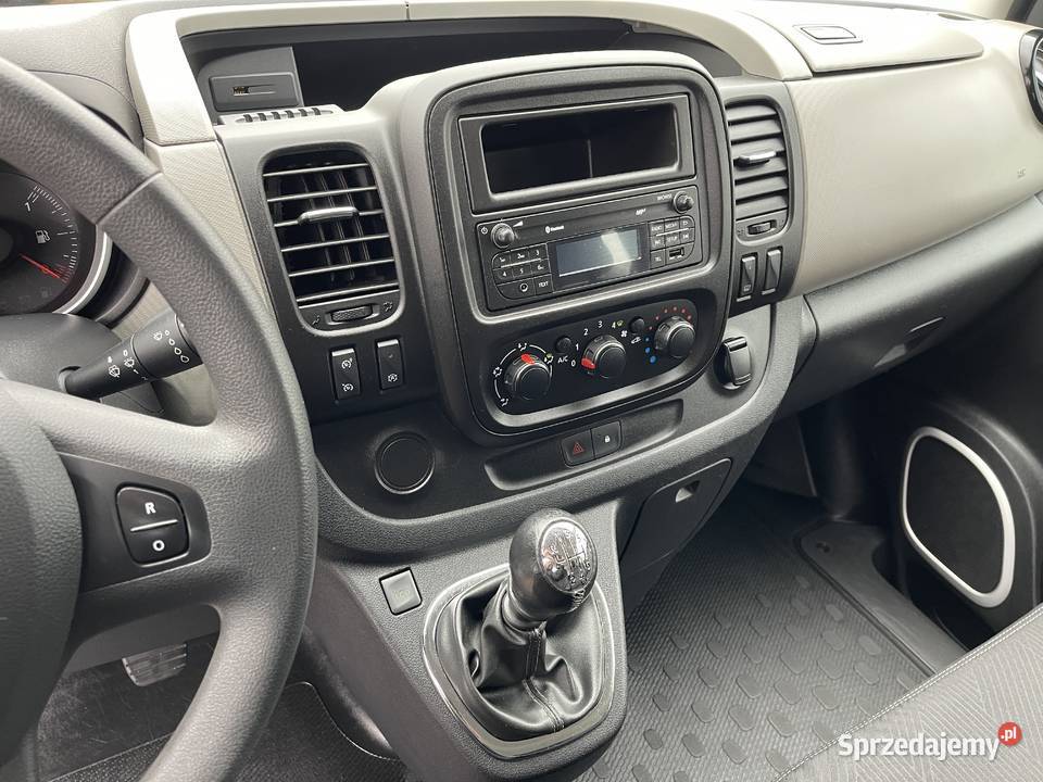 Nissan NV300 9 osobowy sprzedam