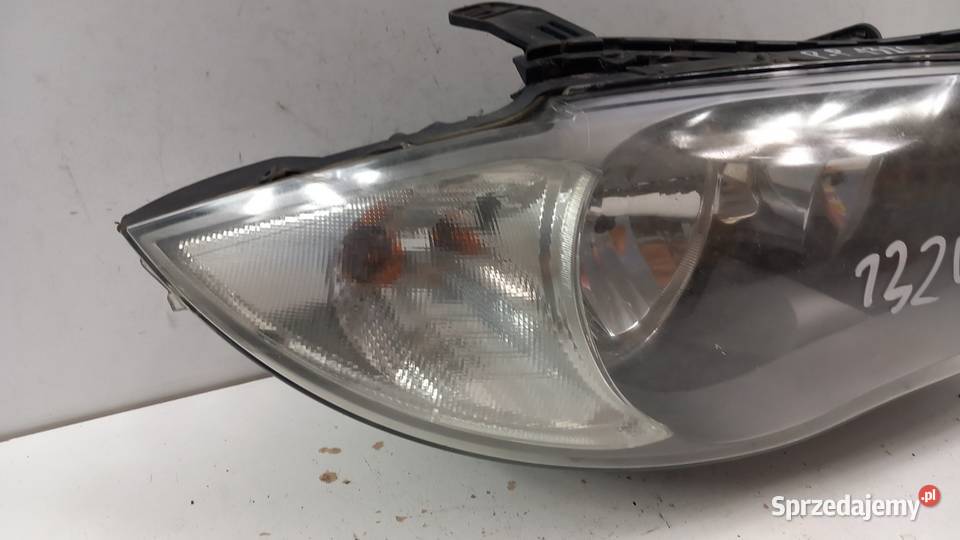 BMW 1 E87 LIFT LAMPA PRZÓD PRAWA Zbierkowo sprzedam