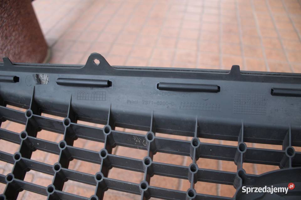 GRILL ATRAPA FORD MONDEO MK4 7S718200D
