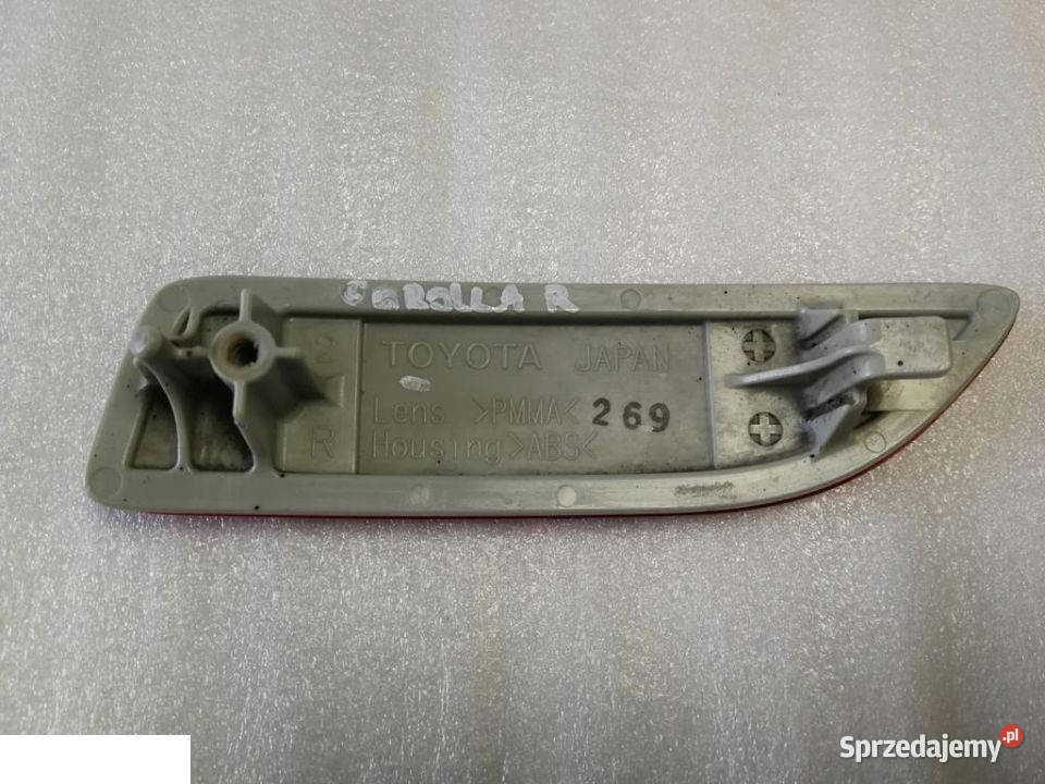 TOYOTA COROLLA ODBLASK PRAWY LAMPA ODBLASKOWA Kozubszczyzna