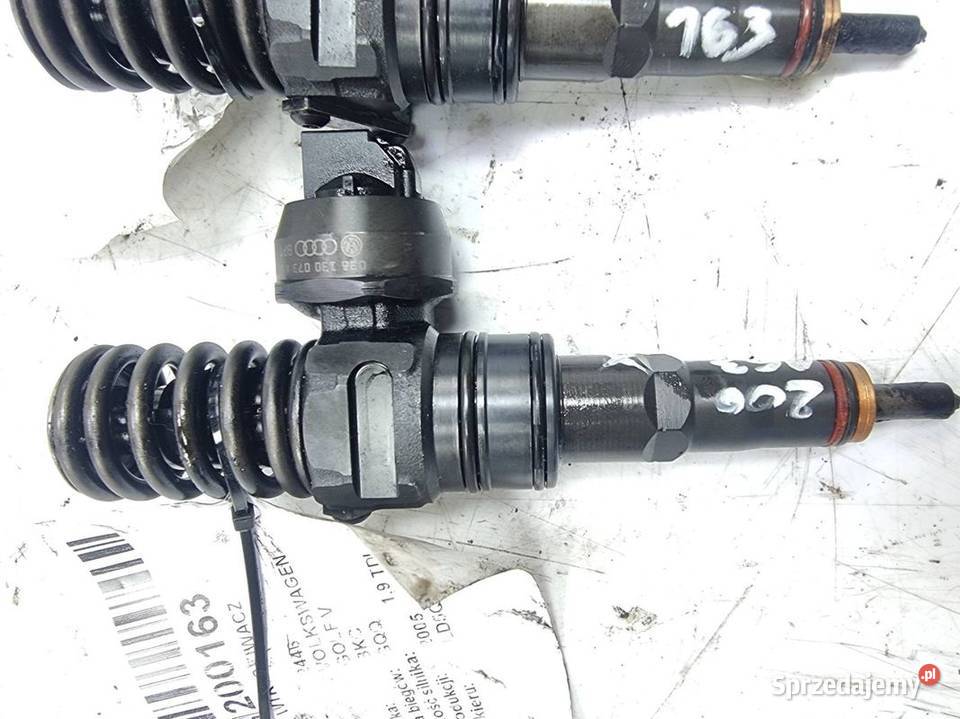 WTRYSKIWACZ VOLKSWAGEN GOLF V 038130073AG osobowe Lipno