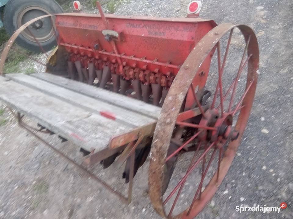 Siewnik zbożowy 13 lejków Skała