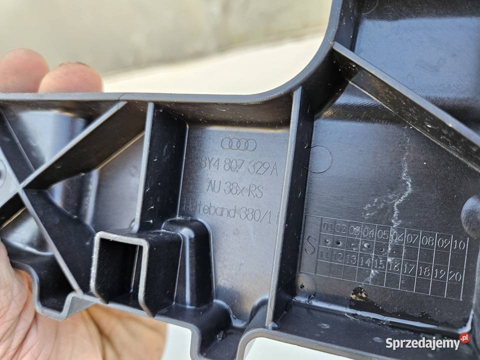 AUDI A3 8Y 8Y4 ŚLIZG MOCOWANIE ZDERZAKA TYŁ Międzychód