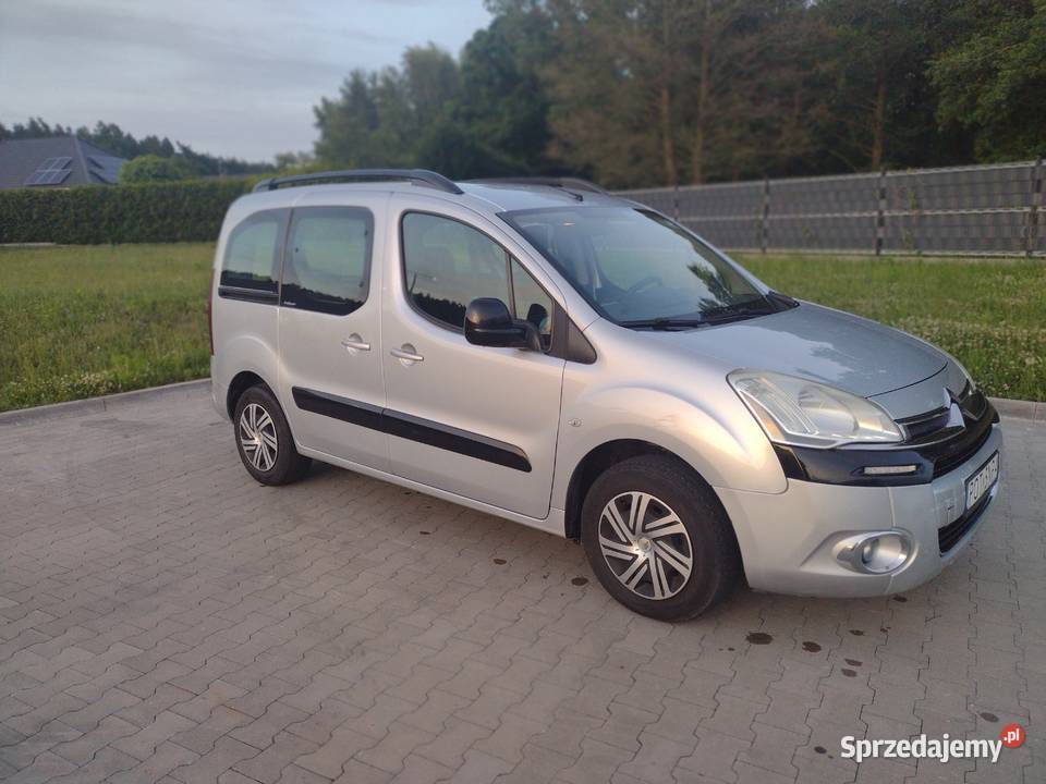Citroen Berlingo 2013 16 Hdi światła do jazdy dziennej Ostrzeszów