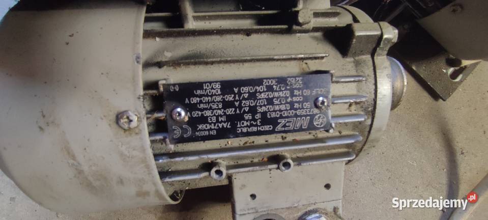 SILNIK SILNIKI ELEKTRYCZNY 018 kW 835 obrmin Silniki Trzebnica