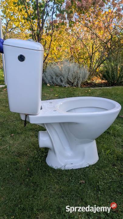 Muszla WC Cersanit ze spłuczką łódzkie Wieluń