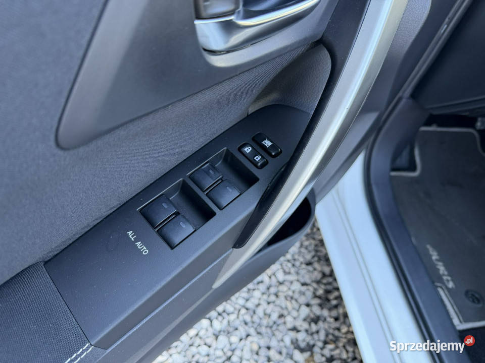 Toyota Auris 18 HSD 136 Prestige Skóra PDC Otwock Mały sprzedam