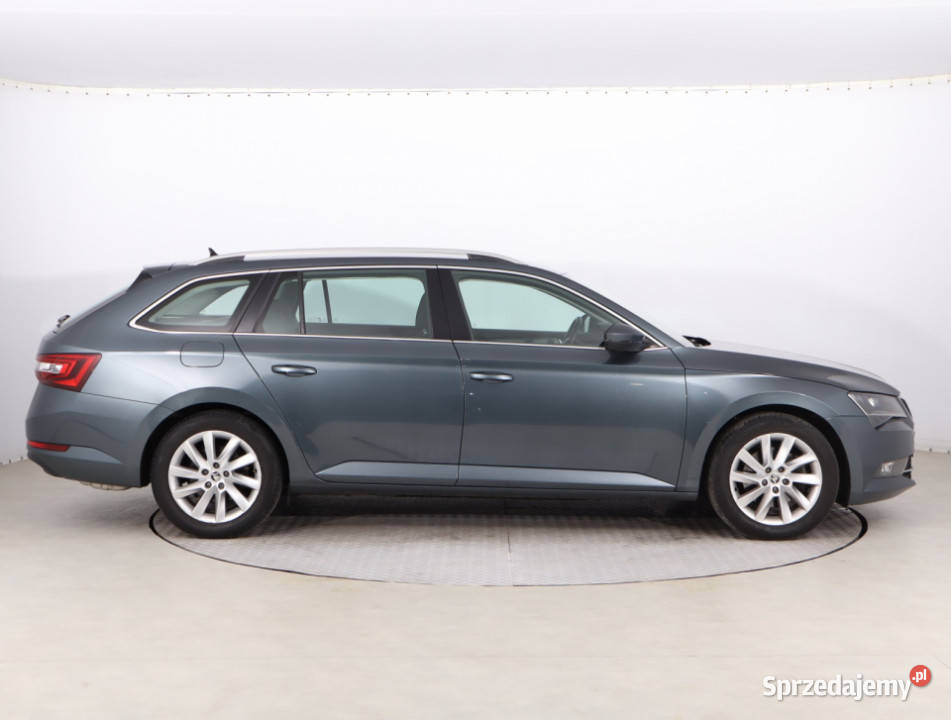 Skoda Superb 15 TSI nieuszkodzony Piaseczno
