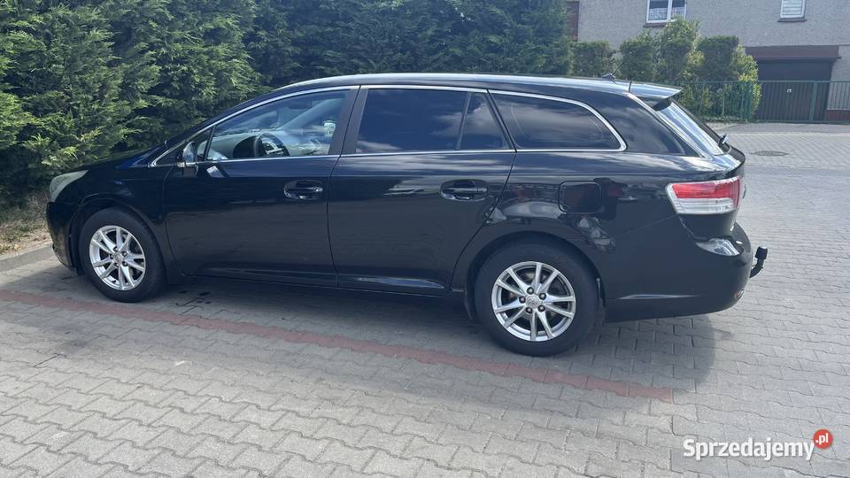PIĘKNA TOYOTA Avensis 18 benzautomat Szczecin