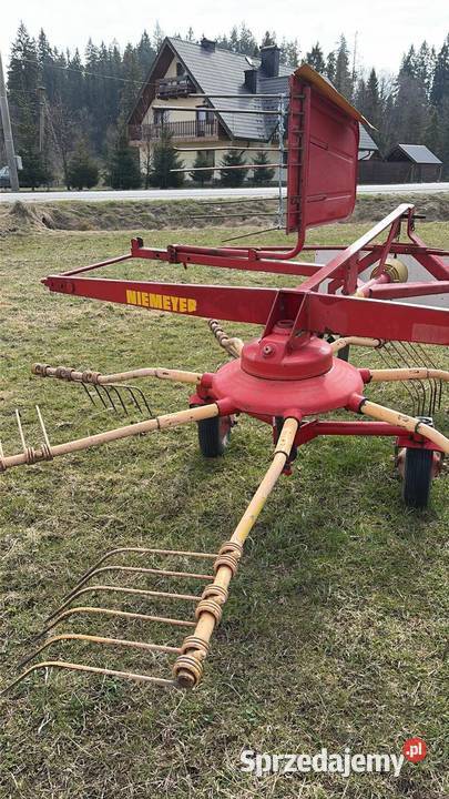 Zgrabiarka do siana Karuzela Niemeyer Maszyny rolnicze Maruszyna